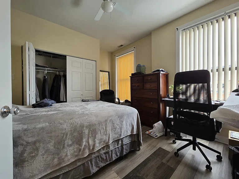 605 W Belmont Ave #203 — Photo 7