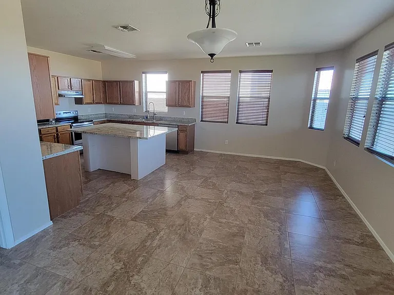 12050 W Carlota Ln — Photo 8