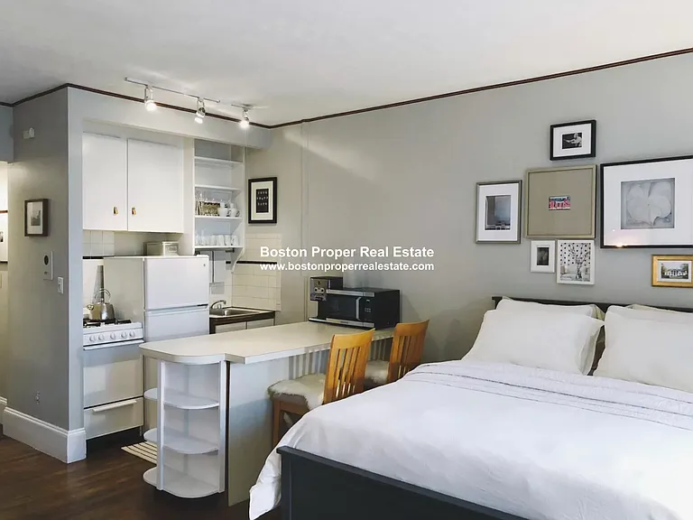 312 Beacon St #7 — Photo 3