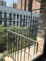 Rented by Metropolis Real Estate of Manhattan
