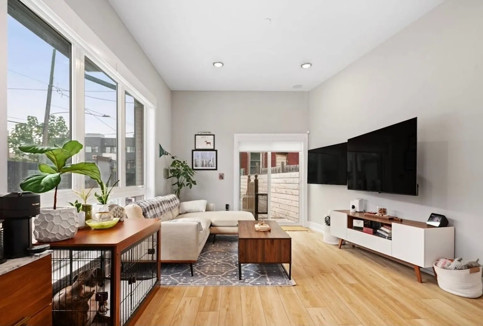 Charming 2BR Condo in Philadelphia — Photo 2