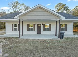 1029 N Main St, Odum, GA 31555