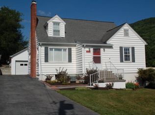 2831 Edgemont Dr, Bluefield, WV 24701