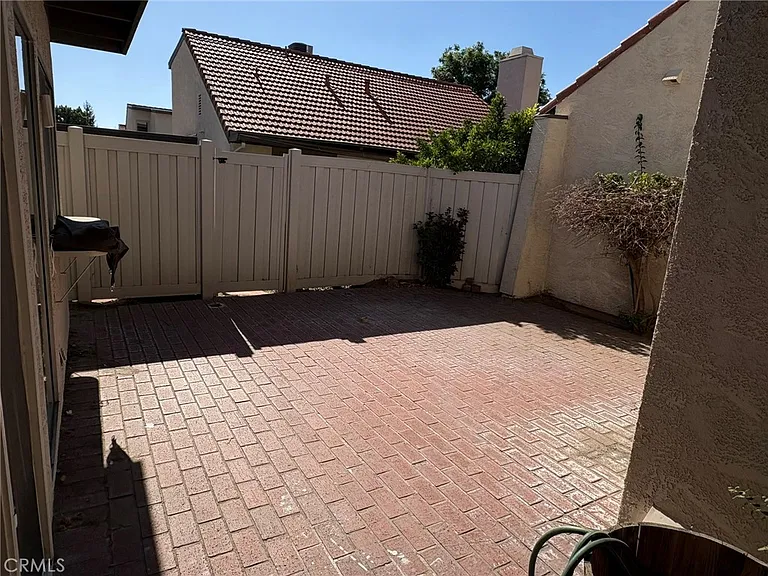 1585 Christopher Ln — Photo 25