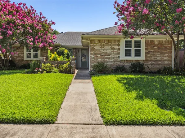 1202 Meadowview Dr, Euless, TX 76039