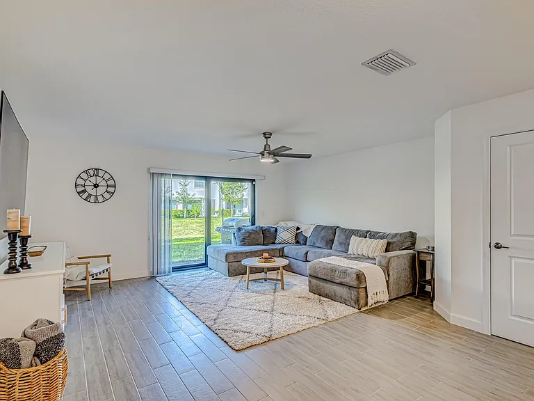 5007 Woods Edge Cir — Photo 24