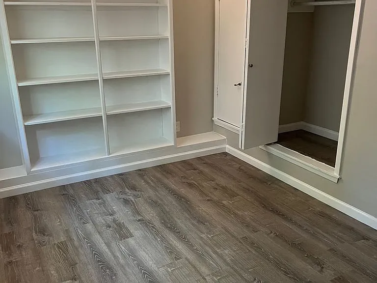 2413 Leon St #103 — Photo 15
