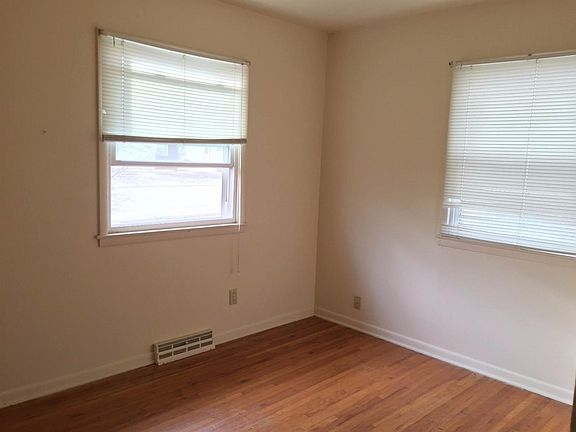 4th image of 300 N 1st St