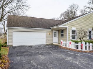 1081 Devonshire Ave, Naperville, IL 60540