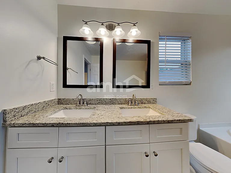 3840 Holliwell Pass — Photo 13
