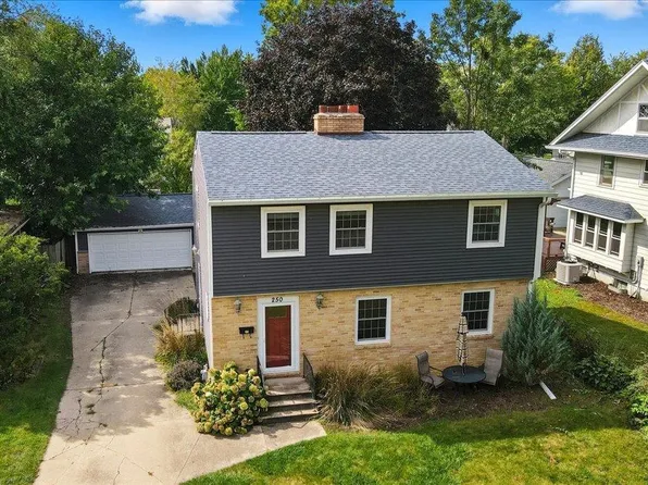250 Sheridan Rd, Waterloo, IA 50701