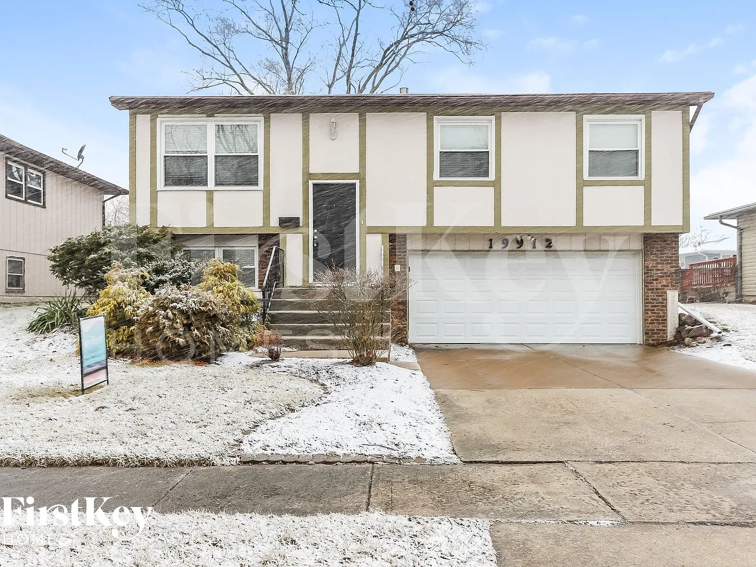 3 bed, 2.0 bath, 1500 sqft, $2,915 — Photo 1