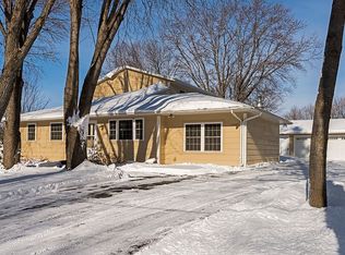 27000 Beverly Dr, Shorewood, MN 55331