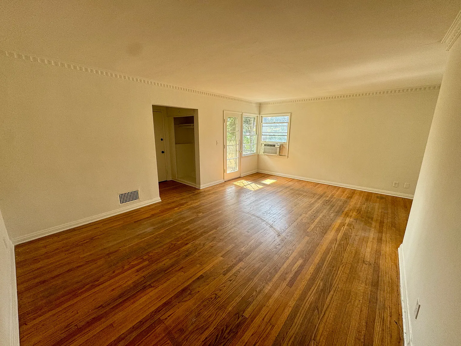 2 bed, 1.5 bath, 1000 sqft, $2,695 — Photo 3