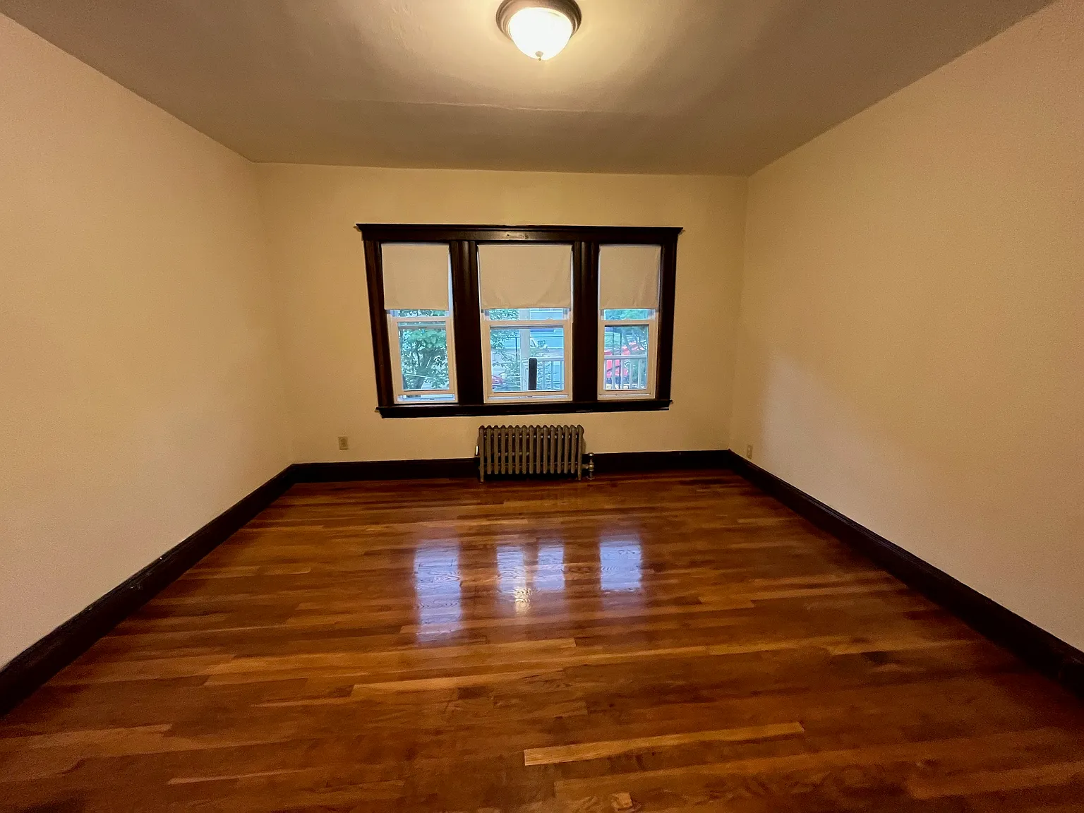 2 bed, 900 sqft, $3,100 — Photo 4