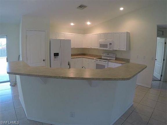 4th image of 908 NW 1st St