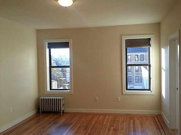 2nd image of 3015 34th Ave APT 3A