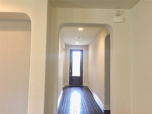 3rd image of 1259 Hyde Park Dr