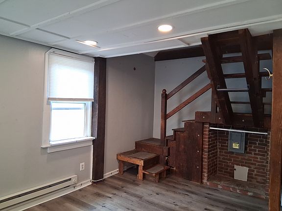 3rd image of 1010 Edmondson Ave