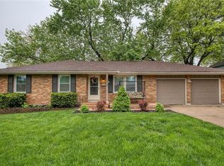 1008 SW Orrington Pl, Lees Summit, MO 64081