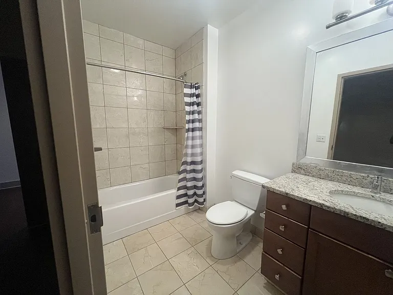 427 Pershing Ave — Photo 9
