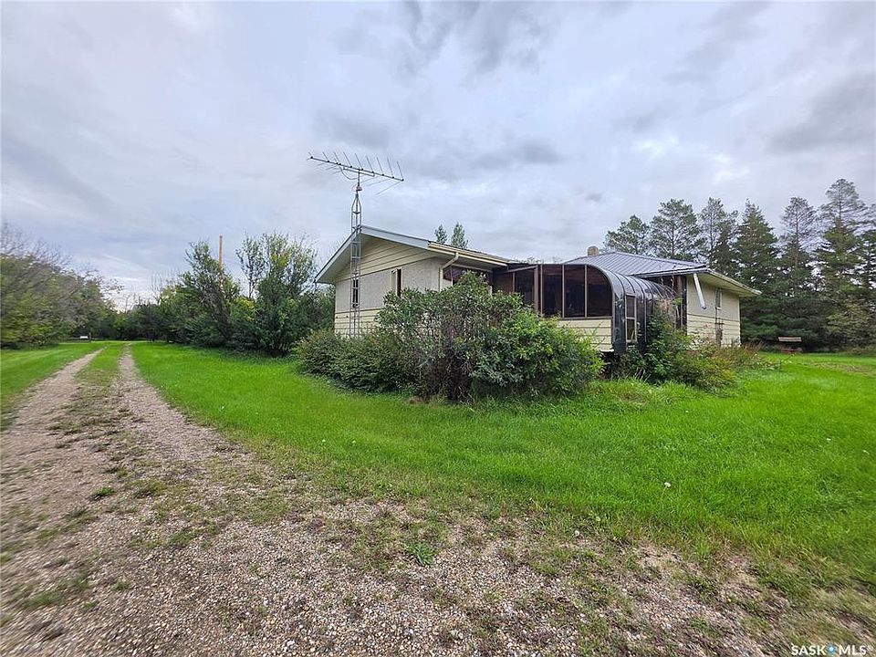 1st image of 22 Maple AVENUE