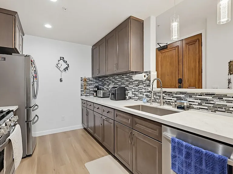 5132 W Maplewood Ave #202 — Photo 21