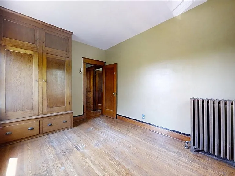 425 Johnson St — Photo 16