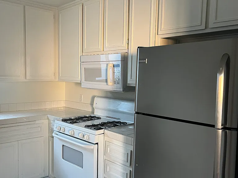 1133 Miller Ln — Photo 2