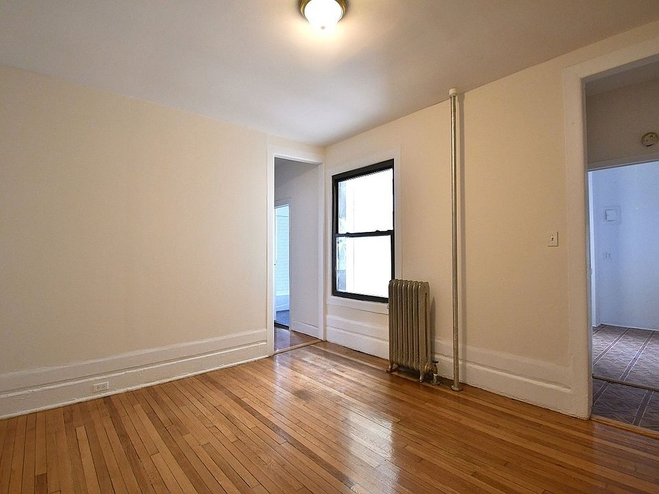 1st image of 30-86 32nd St #31