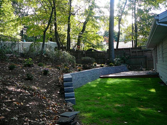 5th image of 240 Railroad Ave