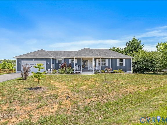 3rd image of 473 Rosewood Dr