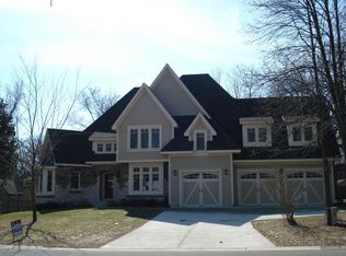 33 Roosevelt St, St Charles, IL