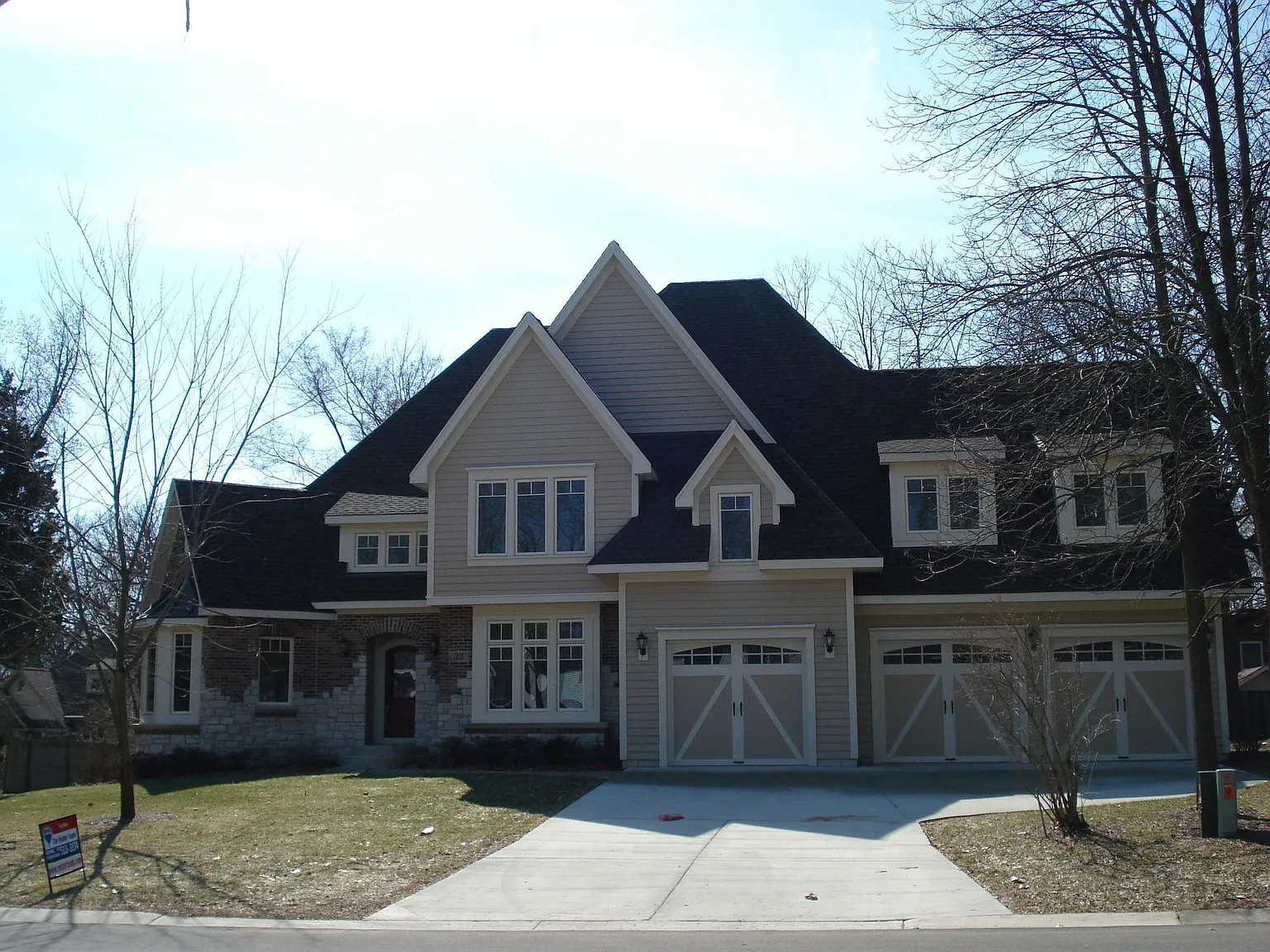 33 Roosevelt St photo 1