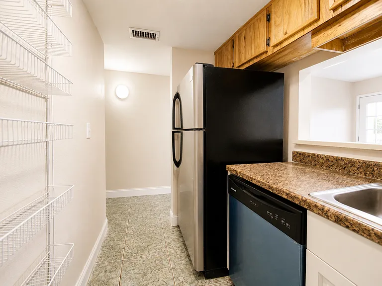 7126 Waterside Dr — Photo 13