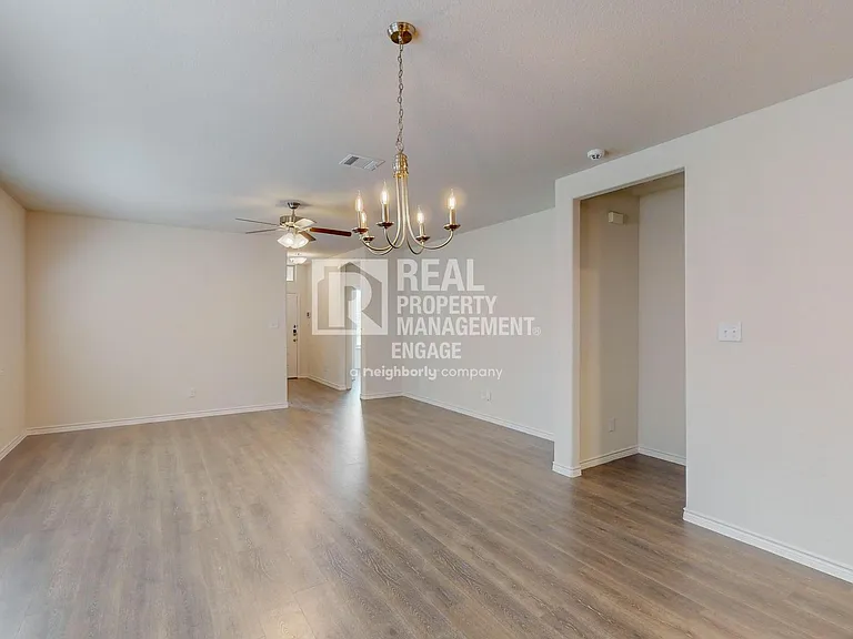 2321 Astapor Dr — Photo 10