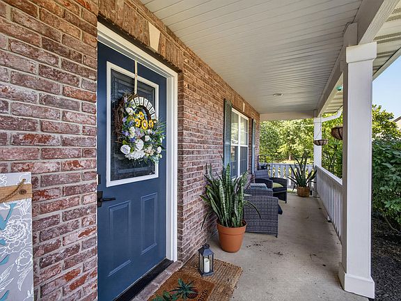 3rd image of 2 Lexibelle Dr