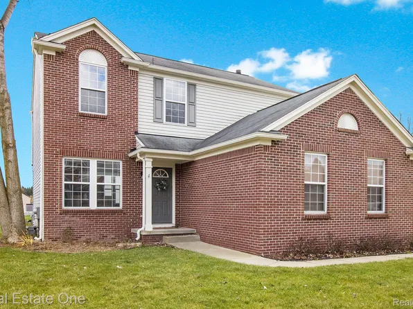 891 Canyon Creek Dr, Holly, MI 48442
