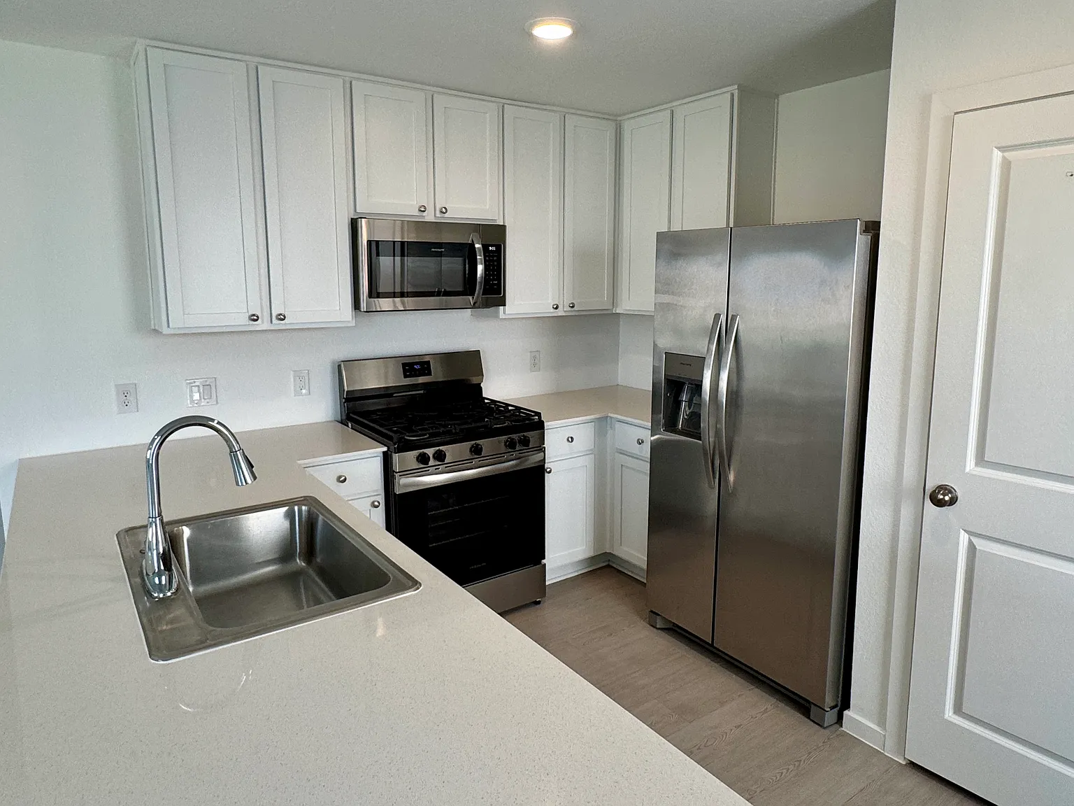 3 bed, 1311 sqft, $2,000 — Photo 4