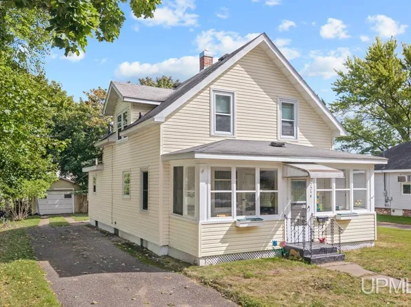 225 Beech St, Kingsford, MI 49802