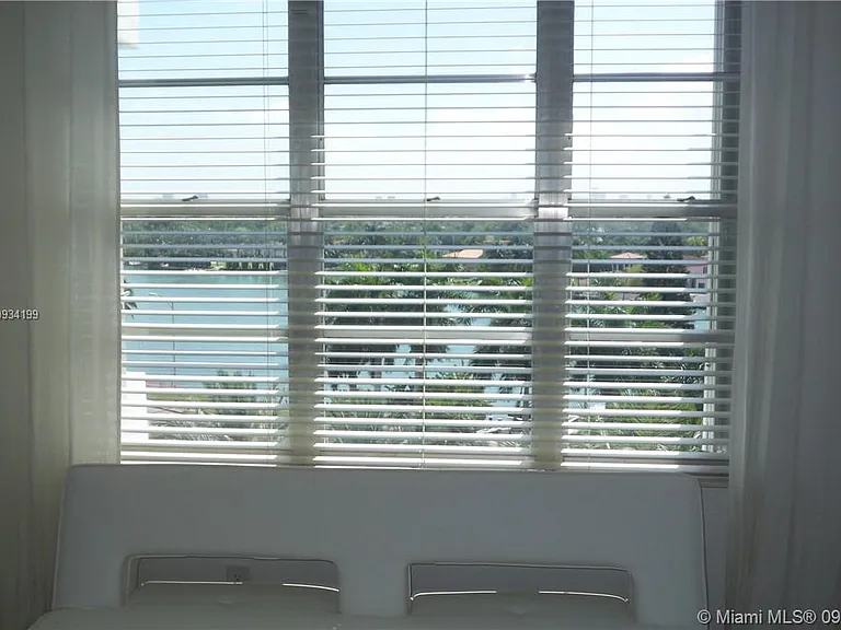 5161 Collins Ave #806 — Photo 24