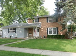 1235 S Park Ave, Neenah, WI 54956