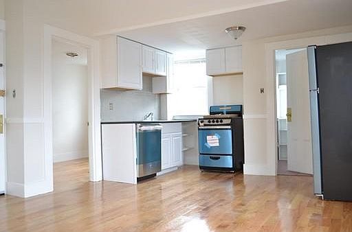 2nd image of 193 Hampshire St #L12