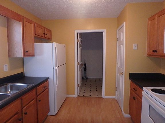 5th image of 179 Mason Philip Dr