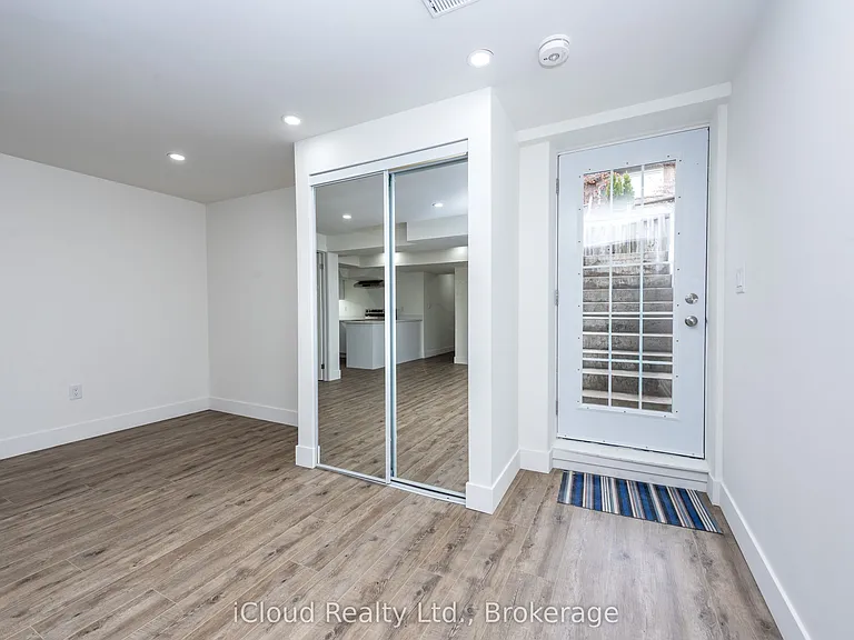 899 Boyer Blvd #LOWER LEVEL — Photo 4