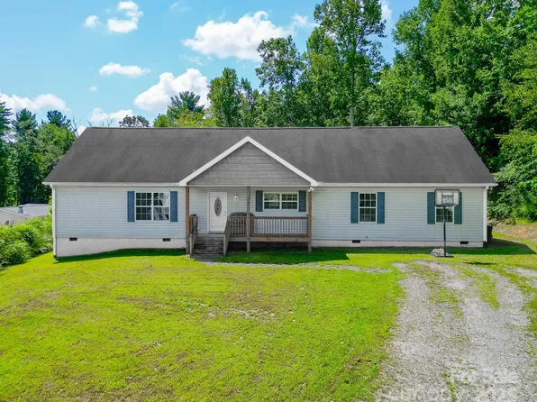 137 Pottery Terrace Trl, Flat Rock, NC 28731