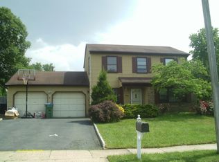 285 McKinley Ave, Edison, NJ 08820