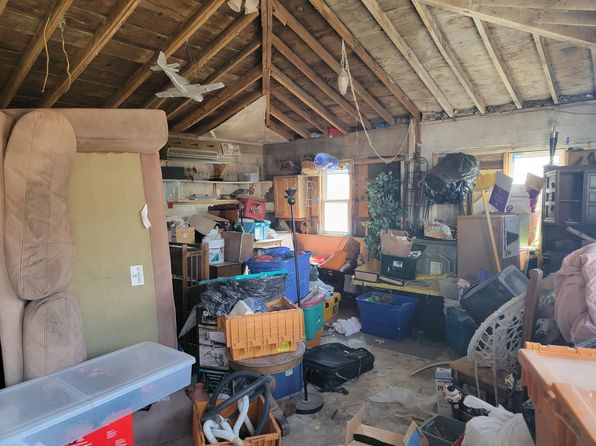 albuquerque-new-mexico-447359645 picture