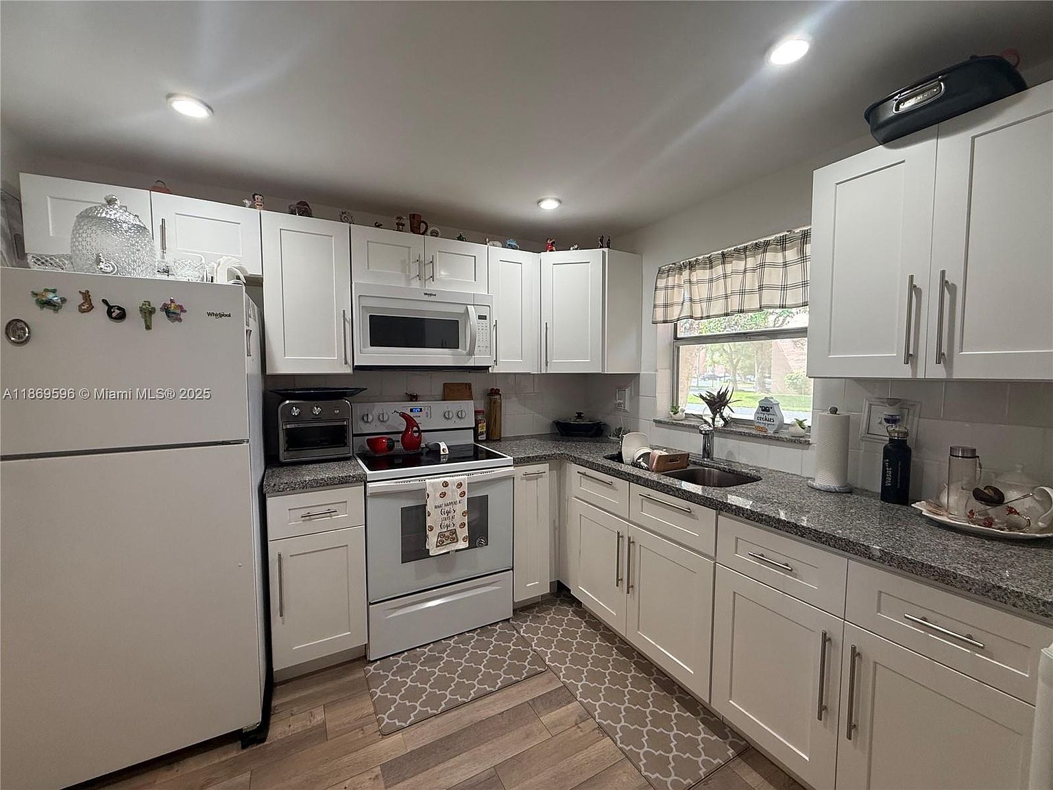 9581 Sunrise Lakes Blvd APT 101