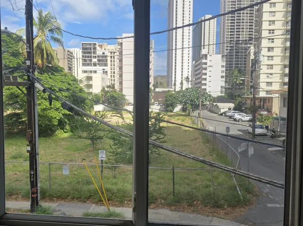 2446 Cleghorn St #2A, Honolulu, HI 96815